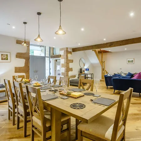 4 Bed In Skipton 84017 *